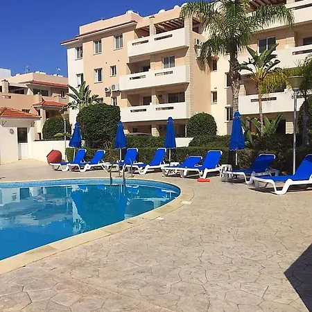 Village F110 Apartment *